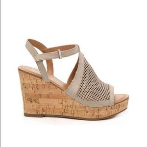 Franco Sarto Canyon Wedge Sandal Taupe